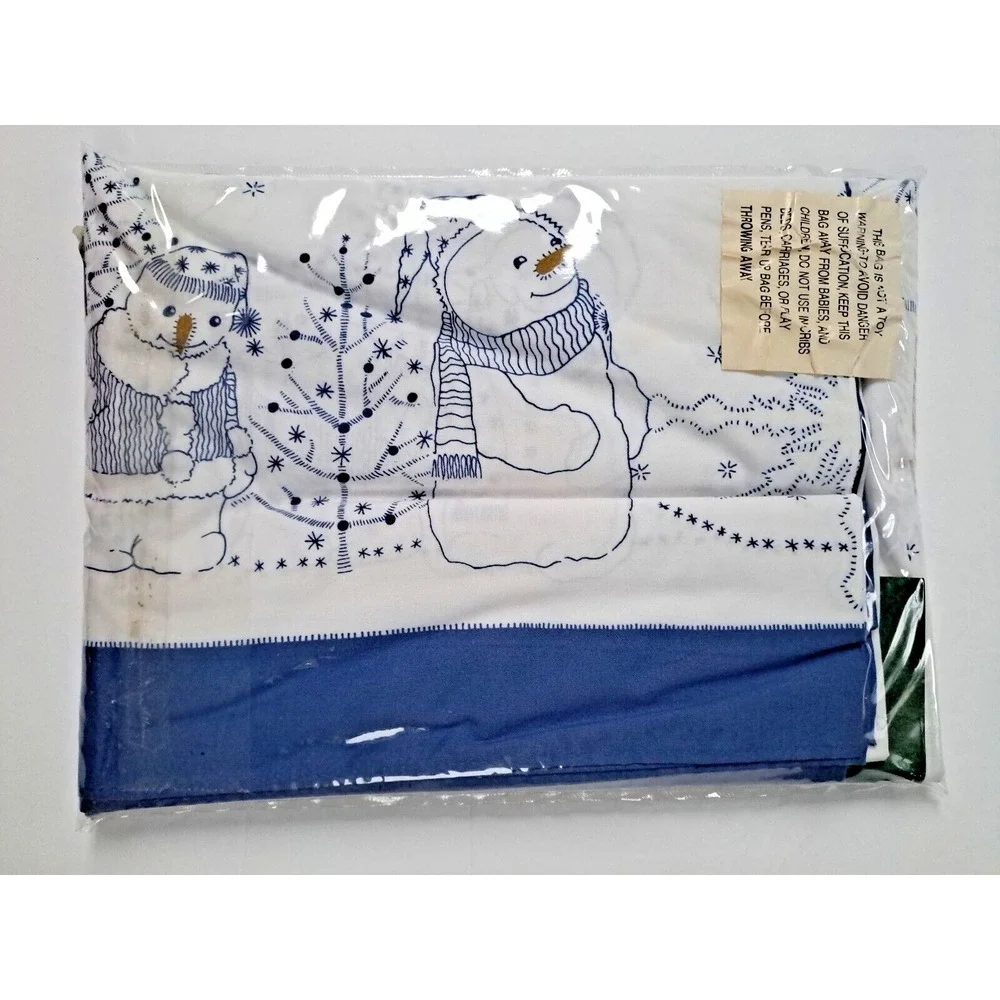 Tobin Home Fashions Snow Party‎ Oval Tablecloth 60x 102